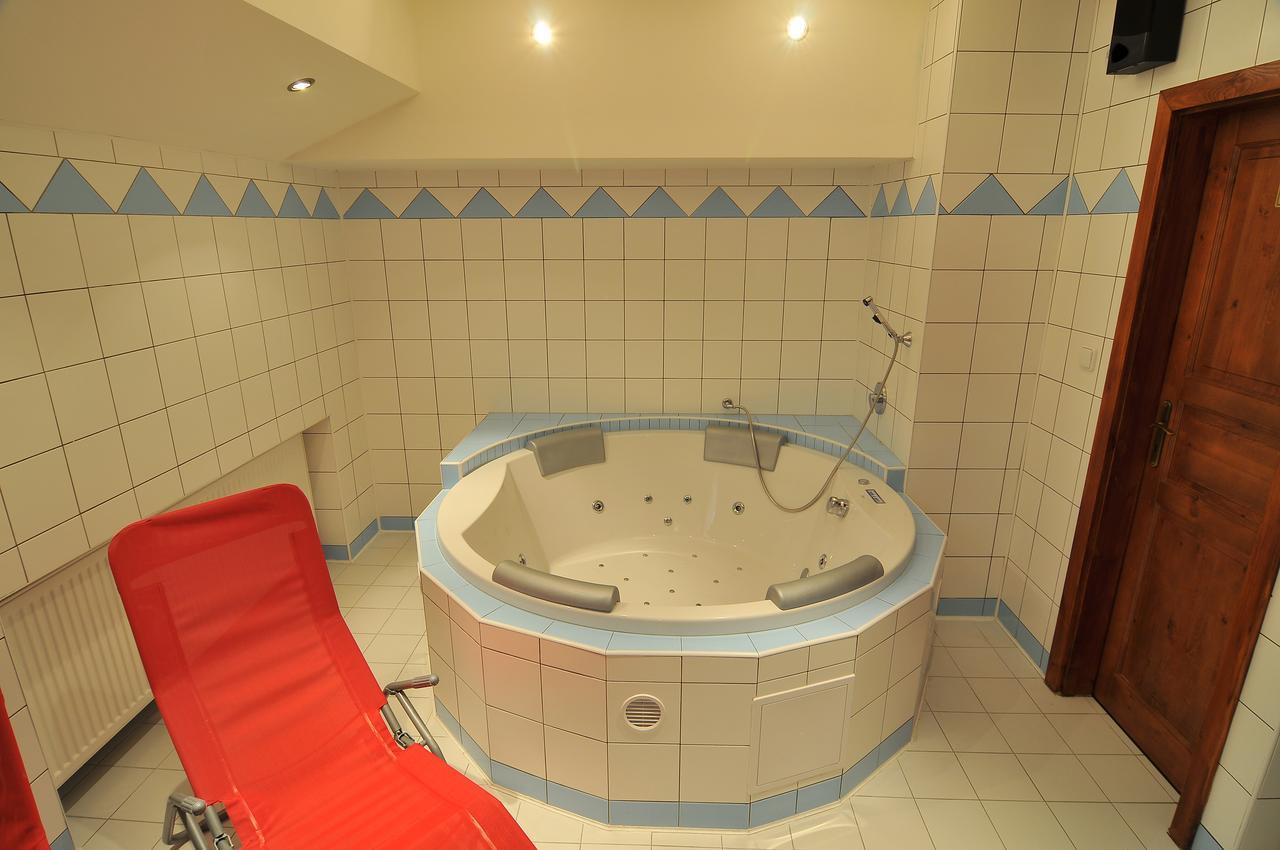 Hotel Manes Svratka Kültér fotó